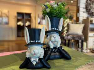 2-Odterhasen-mit-Hut